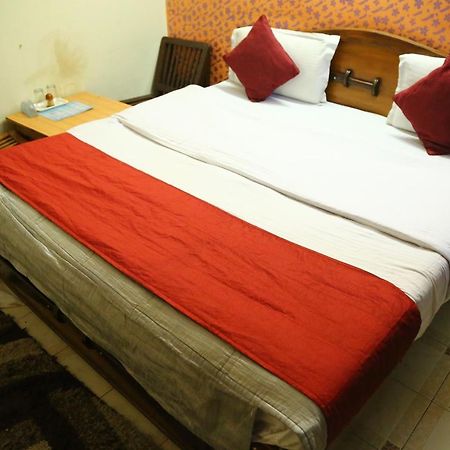 Hotel Diamond Palace Chandigarh Ngoại thất bức ảnh