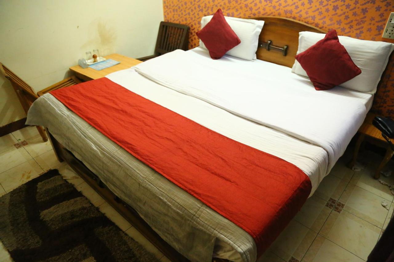 Hotel Diamond Palace Chandigarh Ngoại thất bức ảnh