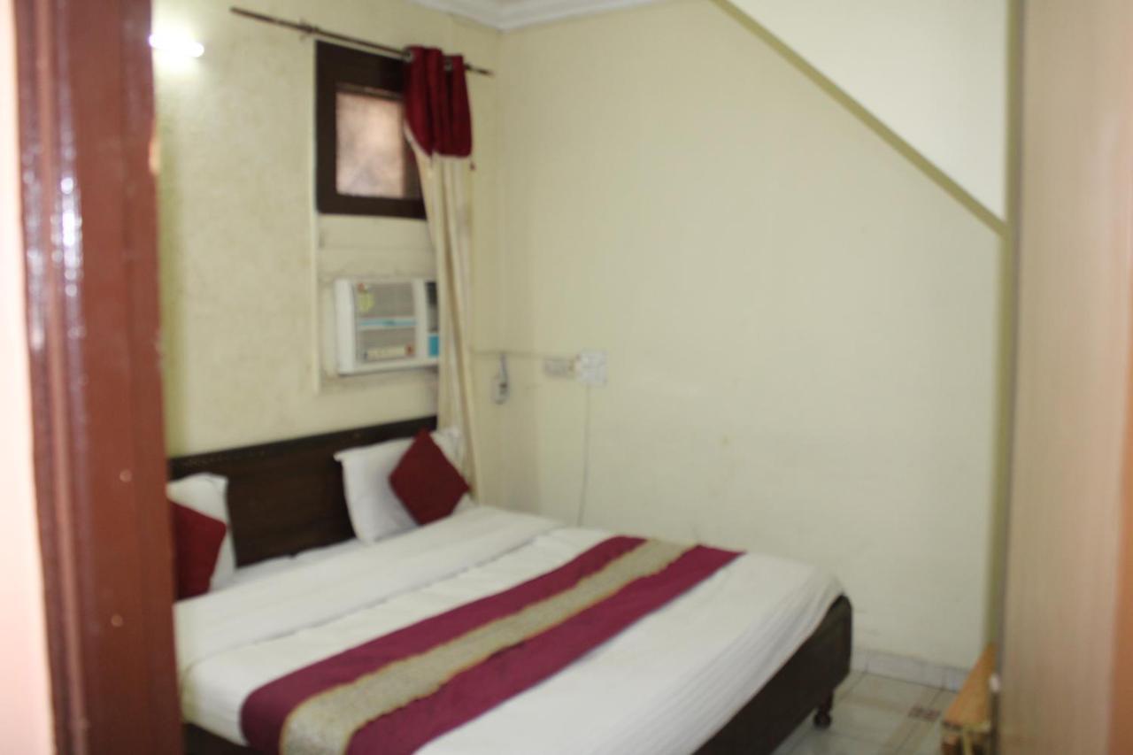 Hotel Diamond Palace Chandigarh Ngoại thất bức ảnh